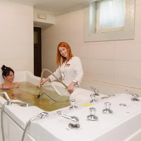 Chale Graal Truskawiec