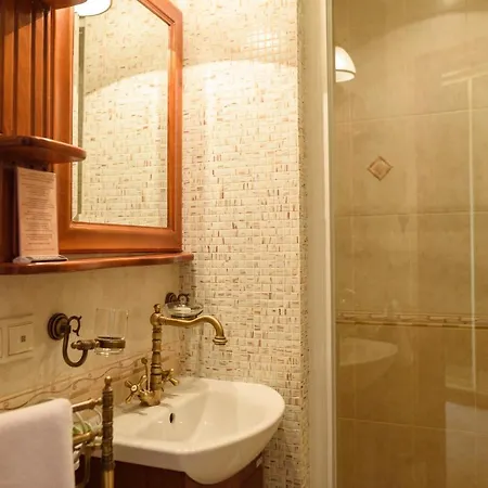 Chale Graal Hotel Truskavets